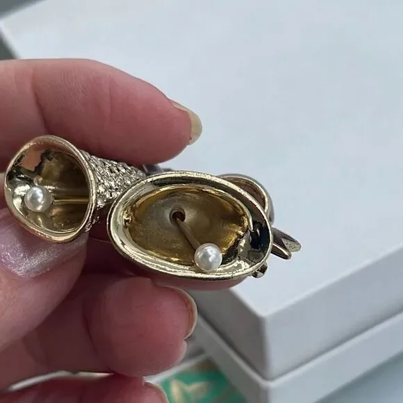 Vintage Anne Klein double bell moving pearls brooch - Picture 3 of 8